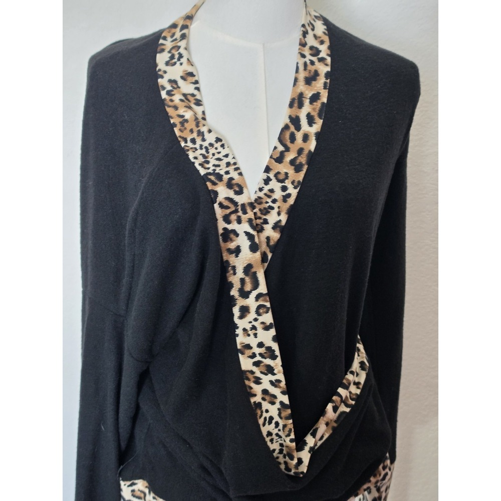 BLACK CROSS OVER TOP W/ DEEP V NECK Size M Animal Print Trim Long Sleeves